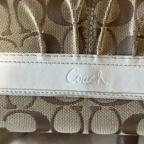Coach Long Wallet - Picture 5 of 8